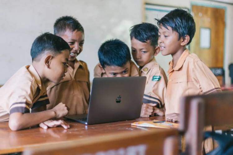 7 Manfaat Sekolah yang Penting Diketahui